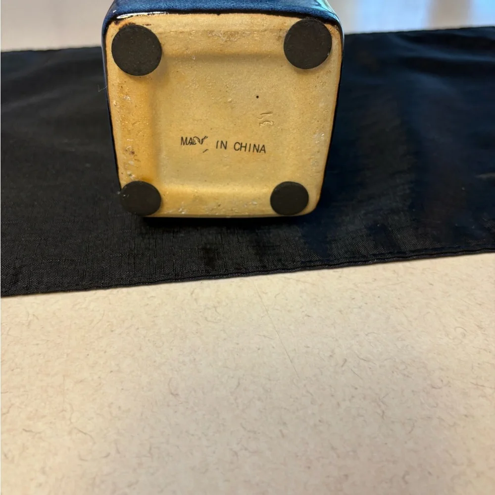 Asian-Inspired Ceramic Vase With Blue Speckled Glaze - Picture 6 of 7